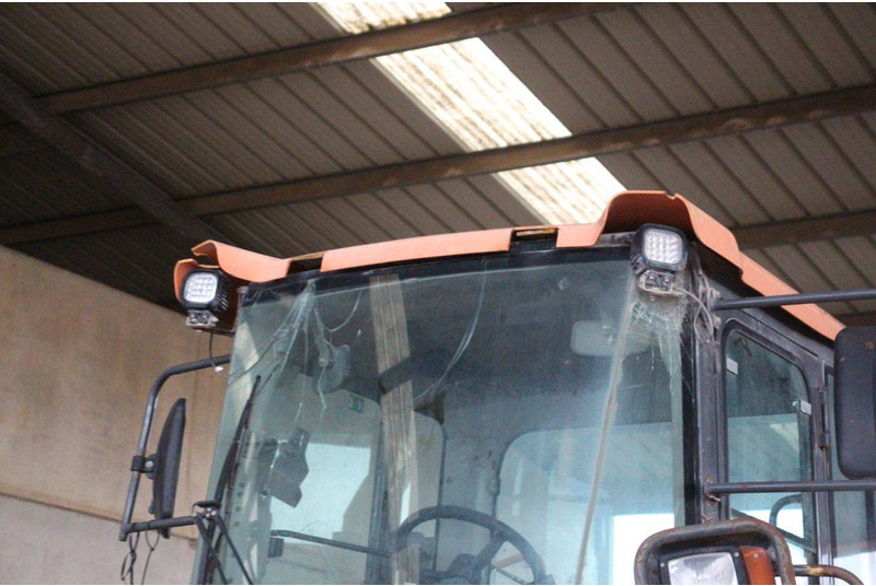 Utovarivač na kotačima Doosan DL300-3: slika Utovarivač na kotačima Doosan DL300-3