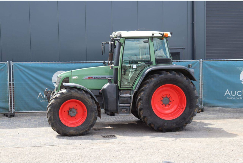 Fendt 716 - Traktor: slika Fendt 716 - Traktor Fendt 716 - Traktor: slika Fendt 716 - Traktor