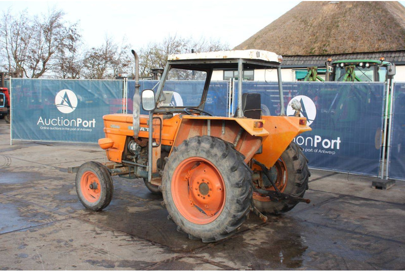 Fiat 400 - Traktor: slika Fiat 400 - Traktor Fiat 400 - Traktor: slika Fiat 400 - Traktor