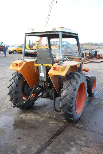 Fiat 400 - Traktor: slika Fiat 400 - Traktor Fiat 400 - Traktor: slika Fiat 400 - Traktor