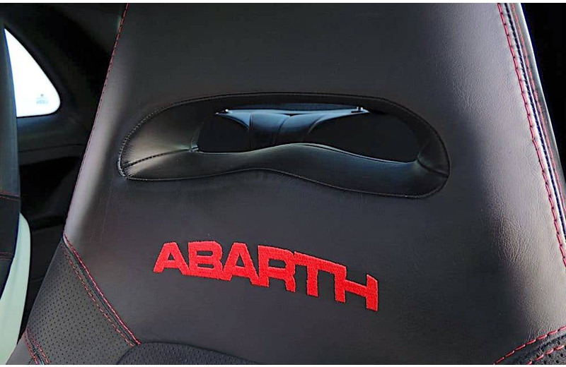 Fiat 500 Abarth Tributo Ferrari (limited 142/200) - Automobil: slika Fiat 500 Abarth Tributo Ferrari (limited 142/200) - Automobil Fiat 500 Abarth Tributo Ferrari (limited 142/200) - Automobil: slika Fiat 500 Abarth Tributo Ferrari (limited 142/200) - Automobil