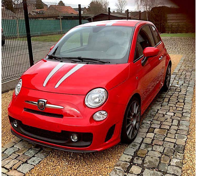 Fiat 500 Abarth Tributo Ferrari (limited 142/200) - Automobil: slika Fiat 500 Abarth Tributo Ferrari (limited 142/200) - Automobil Fiat 500 Abarth Tributo Ferrari (limited 142/200) - Automobil: slika Fiat 500 Abarth Tributo Ferrari (limited 142/200) - Automobil