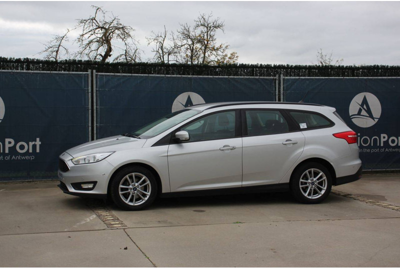 Ford Focus - Limuzina: slika Ford Focus - Limuzina Ford Focus - Limuzina: slika Ford Focus - Limuzina