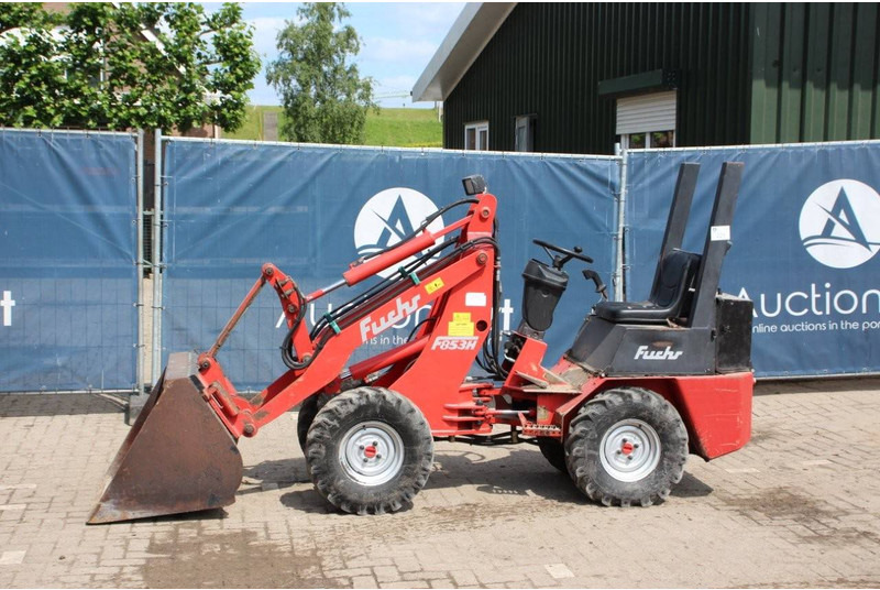 Fuchs F853H - Utovarivač na kotačima: slika Fuchs F853H - Utovarivač na kotačima Fuchs F853H - Utovarivač na kotačima: slika Fuchs F853H - Utovarivač na kotačima