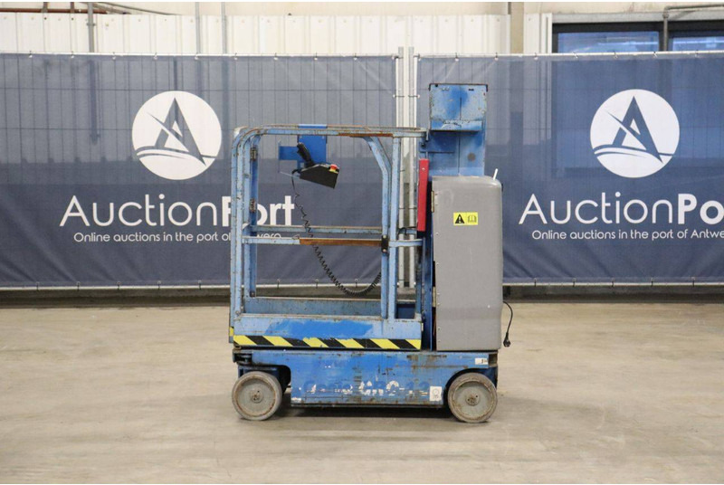 Genie GRC-12 - Podizna platforma: slika Genie GRC-12 - Podizna platforma Genie GRC-12 - Podizna platforma: slika Genie GRC-12 - Podizna platforma