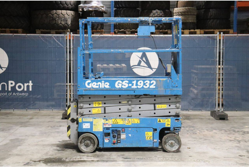 Genie GS-1932 - Škarasta podizna platforma: slika Genie GS-1932 - Škarasta podizna platforma Genie GS-1932 - Škarasta podizna platforma: slika Genie GS-1932 - Škarasta podizna platforma