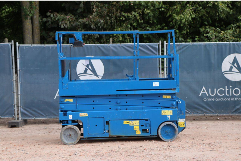Genie GS-2032 - Škarasta podizna platforma: slika Genie GS-2032 - Škarasta podizna platforma Genie GS-2032 - Škarasta podizna platforma: slika Genie GS-2032 - Škarasta podizna platforma