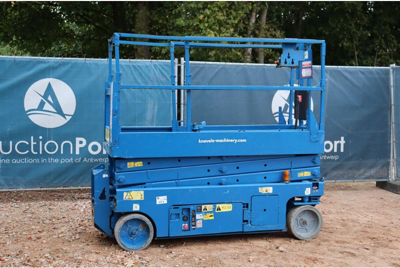 Genie GS-2032 - Škarasta podizna platforma: slika Genie GS-2032 - Škarasta podizna platforma Genie GS-2032 - Škarasta podizna platforma: slika Genie GS-2032 - Škarasta podizna platforma