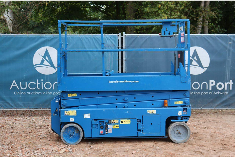 Genie GS-2032 - Škarasta podizna platforma: slika Genie GS-2032 - Škarasta podizna platforma Genie GS-2032 - Škarasta podizna platforma: slika Genie GS-2032 - Škarasta podizna platforma