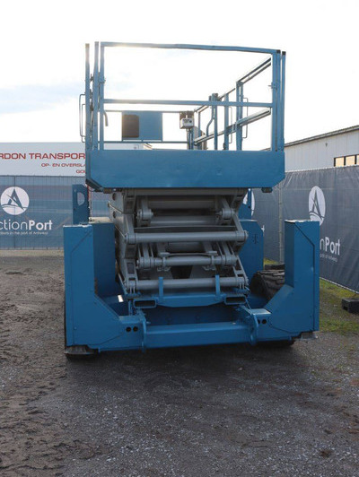 Genie GS-4390 - Škarasta podizna platforma: slika Genie GS-4390 - Škarasta podizna platforma Genie GS-4390 - Škarasta podizna platforma: slika Genie GS-4390 - Škarasta podizna platforma