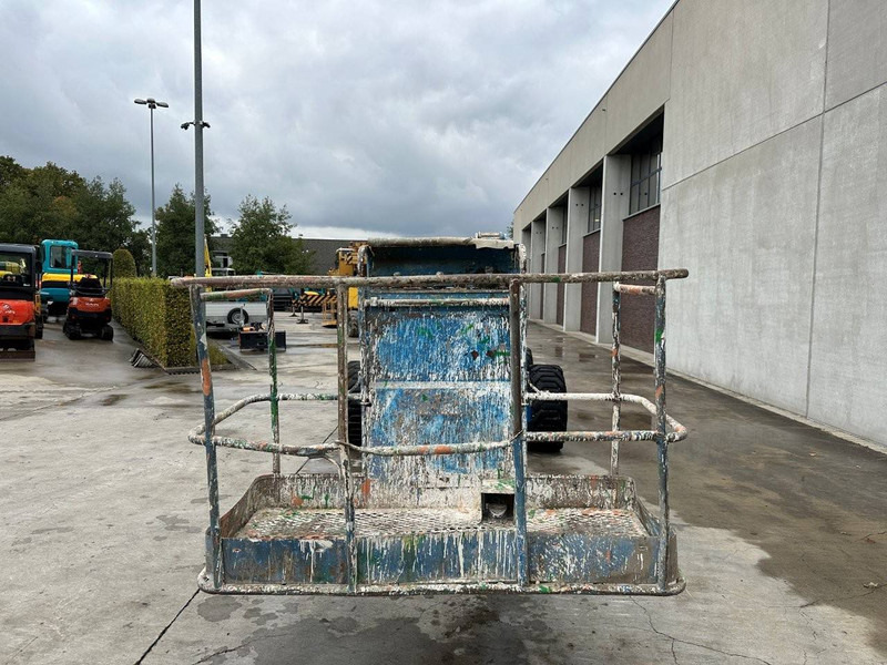 Genie Z45/25 - Zglobni krak: slika Genie Z45/25 - Zglobni krak Genie Z45/25 - Zglobni krak: slika Genie Z45/25 - Zglobni krak