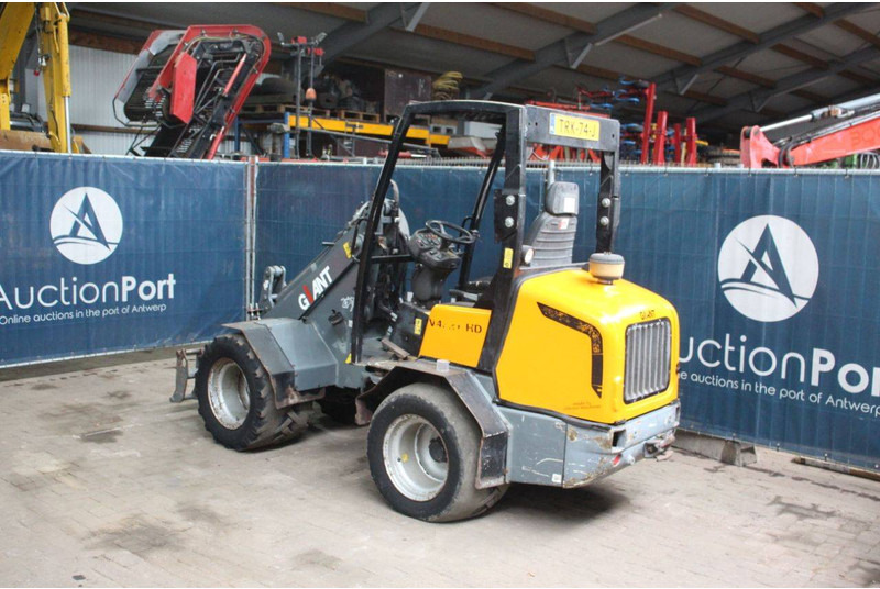 Giant V452T HD - Utovarivač na kotačima: slika Giant V452T HD - Utovarivač na kotačima Giant V452T HD - Utovarivač na kotačima: slika Giant V452T HD - Utovarivač na kotačima