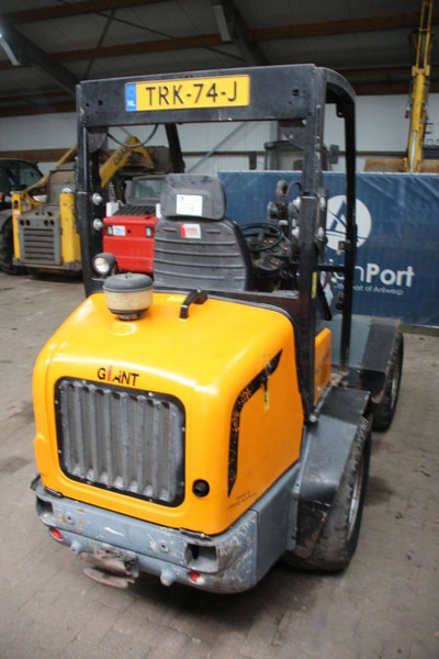 Giant V452T HD - Utovarivač na kotačima: slika Giant V452T HD - Utovarivač na kotačima Giant V452T HD - Utovarivač na kotačima: slika Giant V452T HD - Utovarivač na kotačima