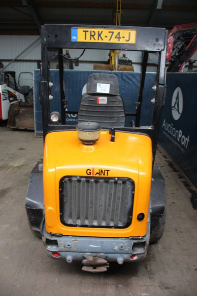 Giant V452T HD - Utovarivač na kotačima: slika Giant V452T HD - Utovarivač na kotačima Giant V452T HD - Utovarivač na kotačima: slika Giant V452T HD - Utovarivač na kotačima