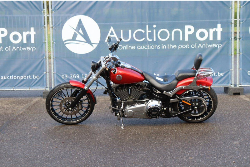 Harley-Davidson Breakout - Motocikl: slika Harley-Davidson Breakout - Motocikl Harley-Davidson Breakout - Motocikl: slika Harley-Davidson Breakout - Motocikl