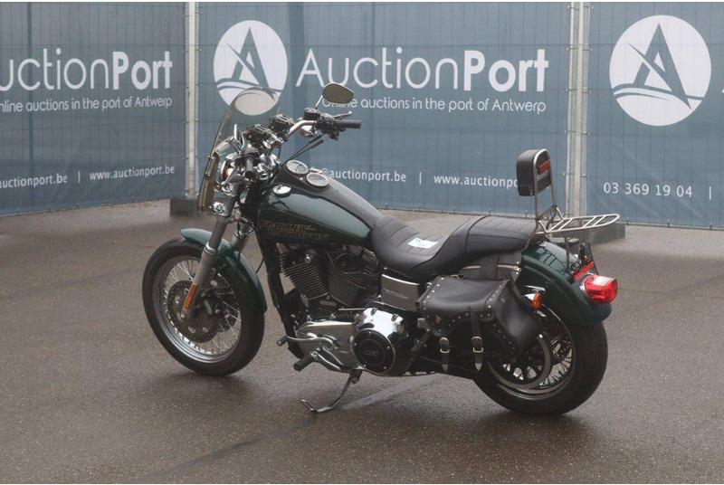 Harley-Davidson Dyna Street Bob - Motocikl: slika Harley-Davidson Dyna Street Bob - Motocikl Harley-Davidson Dyna Street Bob - Motocikl: slika Harley-Davidson Dyna Street Bob - Motocikl