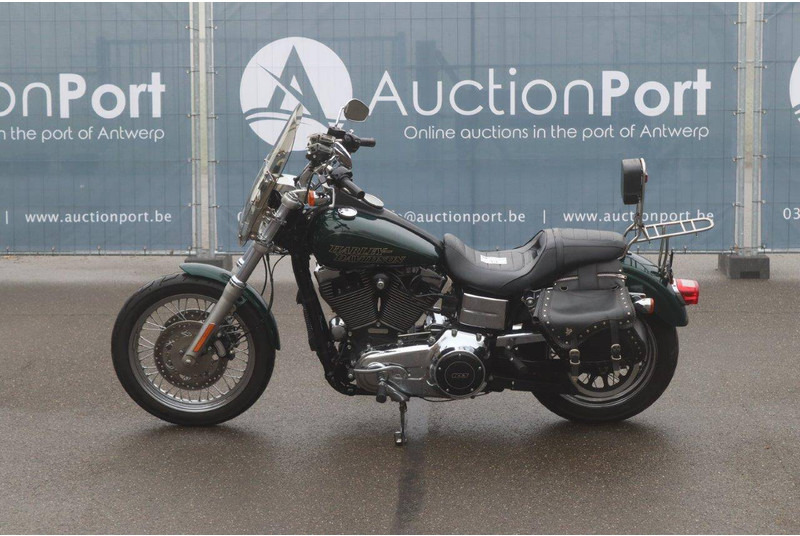 Harley-Davidson Dyna Street Bob - Motocikl: slika Harley-Davidson Dyna Street Bob - Motocikl Harley-Davidson Dyna Street Bob - Motocikl: slika Harley-Davidson Dyna Street Bob - Motocikl