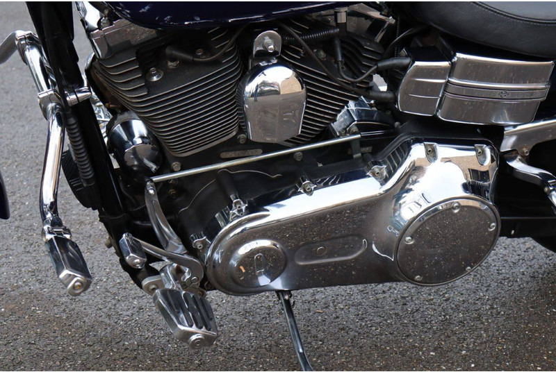 Motocikl Harley-Davidson Dyna Street Bob: slika Motocikl Harley-Davidson Dyna Street Bob