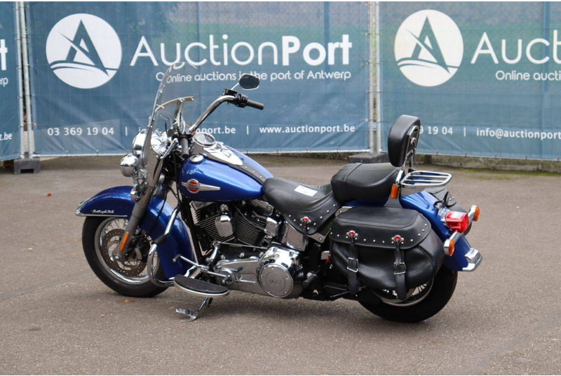 Harley-Davidson Heritage Softail Classic - Motocikl: slika Harley-Davidson Heritage Softail Classic - Motocikl Harley-Davidson Heritage Softail Classic - Motocikl: slika Harley-Davidson Heritage Softail Classic - Motocikl