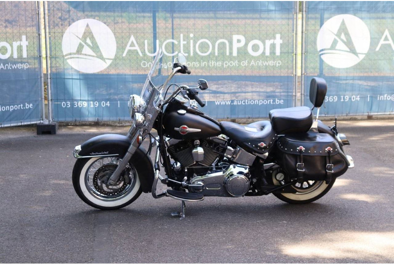 Harley-Davidson Heritage Softail Classic - Motocikl: slika Harley-Davidson Heritage Softail Classic - Motocikl Harley-Davidson Heritage Softail Classic - Motocikl: slika Harley-Davidson Heritage Softail Classic - Motocikl