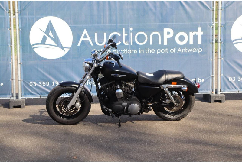 Harley-Davidson SPORTSTER XL1200 CUSTOM - Motocikl: slika Harley-Davidson SPORTSTER XL1200 CUSTOM - Motocikl Harley-Davidson SPORTSTER XL1200 CUSTOM - Motocikl: slika Harley-Davidson SPORTSTER XL1200 CUSTOM - Motocikl