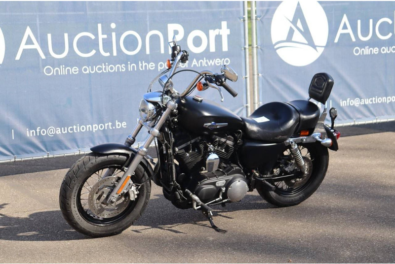 Motocikl Harley-Davidson SPORTSTER XL1200 CUSTOM: slika Motocikl Harley-Davidson SPORTSTER XL1200 CUSTOM