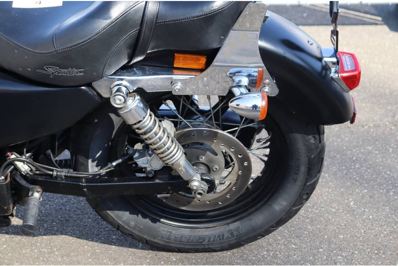 Motocikl Harley-Davidson SPORTSTER XL1200 CUSTOM: slika Motocikl Harley-Davidson SPORTSTER XL1200 CUSTOM