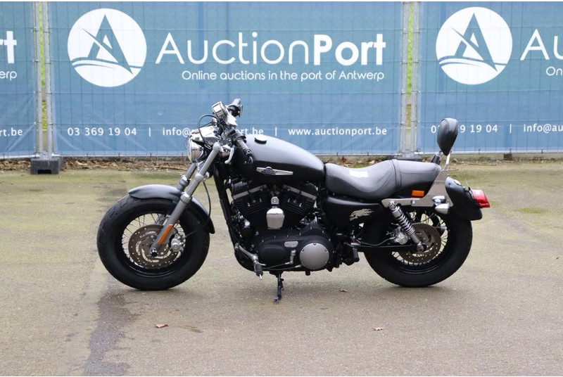 Harley-Davidson Sporster XL1200 Custom - Motocikl: slika Harley-Davidson Sporster XL1200 Custom - Motocikl Harley-Davidson Sporster XL1200 Custom - Motocikl: slika Harley-Davidson Sporster XL1200 Custom - Motocikl