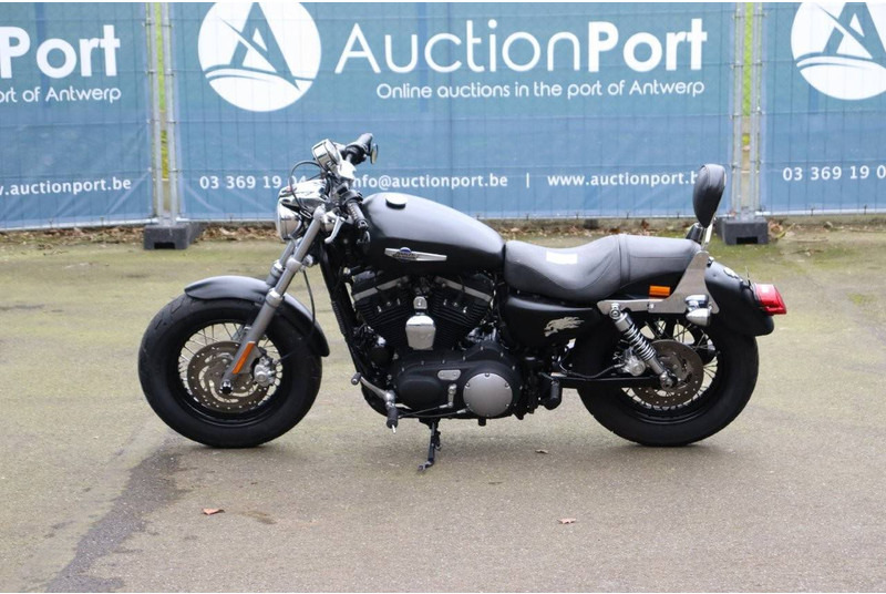 Harley-Davidson Sporster XL1200 Custom - Motocikl: slika Harley-Davidson Sporster XL1200 Custom - Motocikl Harley-Davidson Sporster XL1200 Custom - Motocikl: slika Harley-Davidson Sporster XL1200 Custom - Motocikl