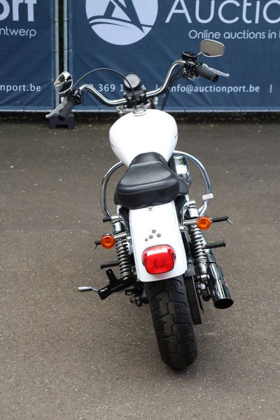 Harley-Davidson Sporster XL883 - Motocikl: slika Harley-Davidson Sporster XL883 - Motocikl Harley-Davidson Sporster XL883 - Motocikl: slika Harley-Davidson Sporster XL883 - Motocikl