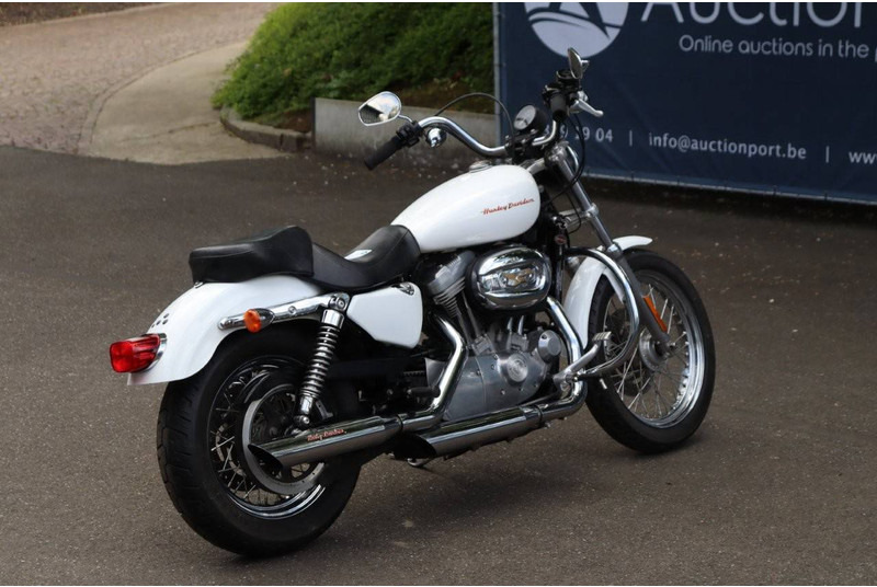 Motocikl Harley-Davidson Sporster XL883: slika Motocikl Harley-Davidson Sporster XL883
