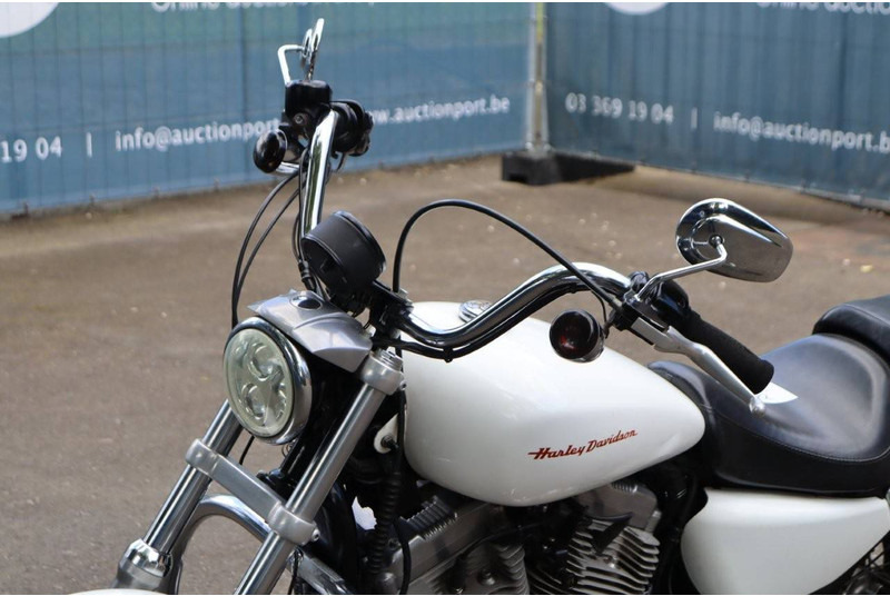 Motocikl Harley-Davidson Sporster XL883: slika Motocikl Harley-Davidson Sporster XL883