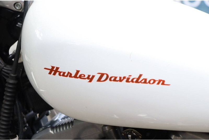 Motocikl Harley-Davidson Sporster XL883: slika Motocikl Harley-Davidson Sporster XL883