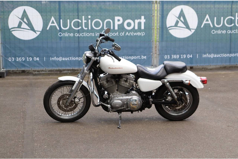 Harley-Davidson Sporster XL883 - Motocikl: slika Harley-Davidson Sporster XL883 - Motocikl Harley-Davidson Sporster XL883 - Motocikl: slika Harley-Davidson Sporster XL883 - Motocikl
