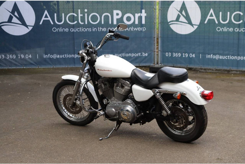 Harley-Davidson Sporster XL883 - Motocikl: slika Harley-Davidson Sporster XL883 - Motocikl Harley-Davidson Sporster XL883 - Motocikl: slika Harley-Davidson Sporster XL883 - Motocikl