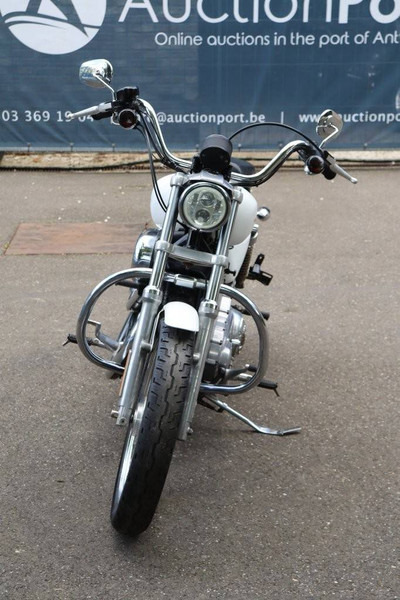 Motocikl Harley-Davidson Sporster XL883: slika Motocikl Harley-Davidson Sporster XL883
