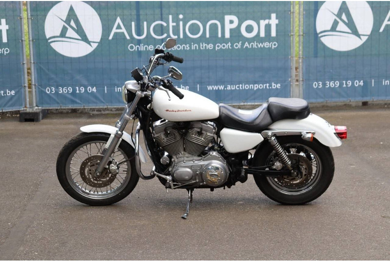 Harley-Davidson Sporster XL883 - Motocikl: slika Harley-Davidson Sporster XL883 - Motocikl Harley-Davidson Sporster XL883 - Motocikl: slika Harley-Davidson Sporster XL883 - Motocikl