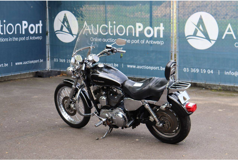 Harley-Davidson Sportster XL1200 Custom - Motocikl: slika Harley-Davidson Sportster XL1200 Custom - Motocikl Harley-Davidson Sportster XL1200 Custom - Motocikl: slika Harley-Davidson Sportster XL1200 Custom - Motocikl