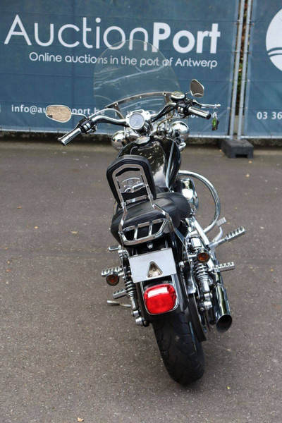 Harley-Davidson Sportster XL1200 Custom - Motocikl: slika Harley-Davidson Sportster XL1200 Custom - Motocikl Harley-Davidson Sportster XL1200 Custom - Motocikl: slika Harley-Davidson Sportster XL1200 Custom - Motocikl