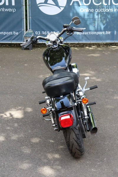 Harley-Davidson Sportster XL883 - Motocikl: slika Harley-Davidson Sportster XL883 - Motocikl Harley-Davidson Sportster XL883 - Motocikl: slika Harley-Davidson Sportster XL883 - Motocikl