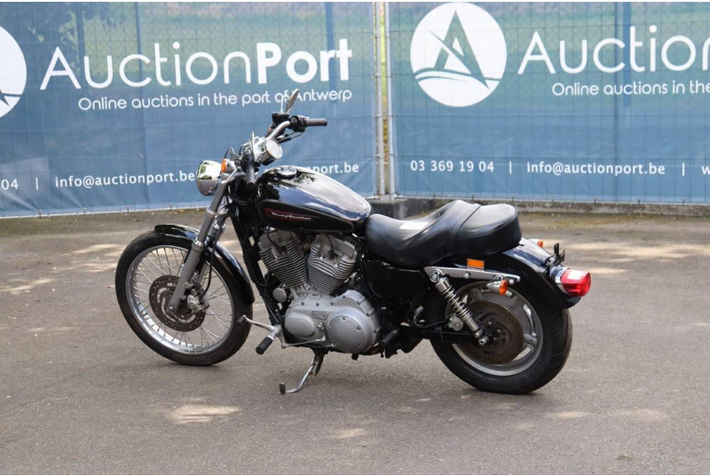 Harley-Davidson Sportster XL883 - Motocikl: slika Harley-Davidson Sportster XL883 - Motocikl Harley-Davidson Sportster XL883 - Motocikl: slika Harley-Davidson Sportster XL883 - Motocikl