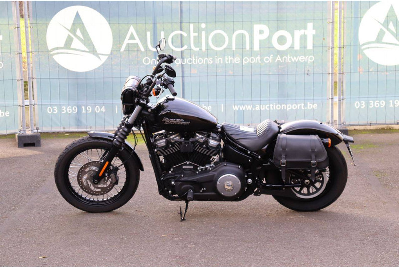 Harley-Davidson Street Bob - Motocikl: slika Harley-Davidson Street Bob - Motocikl Harley-Davidson Street Bob - Motocikl: slika Harley-Davidson Street Bob - Motocikl