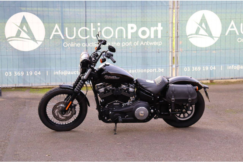 Harley-Davidson Street Bob - Motocikl: slika Harley-Davidson Street Bob - Motocikl Harley-Davidson Street Bob - Motocikl: slika Harley-Davidson Street Bob - Motocikl