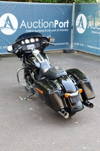 Harley-Davidson Street Glide - Motocikl: slika Harley-Davidson Street Glide - Motocikl Harley-Davidson Street Glide - Motocikl: slika Harley-Davidson Street Glide - Motocikl