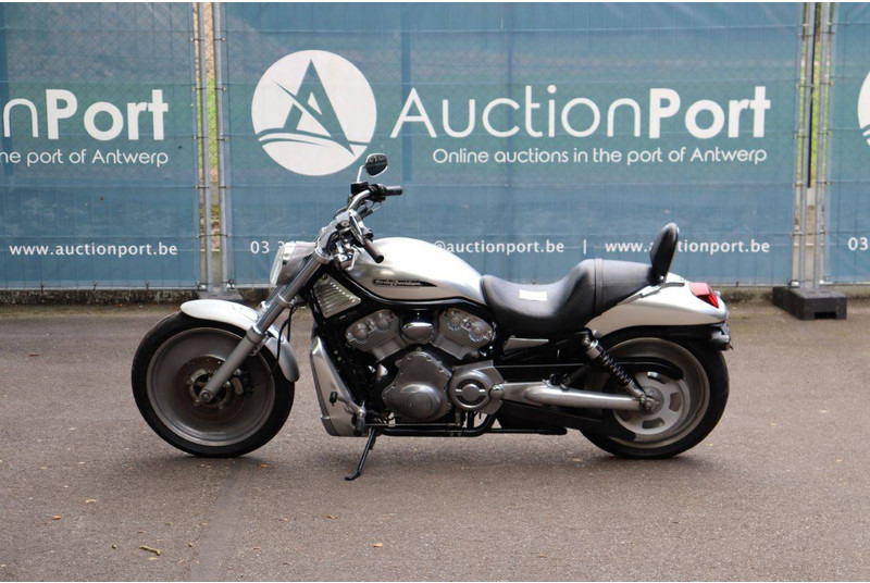 Harley-Davidson V-Rod VRSC - Motocikl: slika Harley-Davidson V-Rod VRSC - Motocikl Harley-Davidson V-Rod VRSC - Motocikl: slika Harley-Davidson V-Rod VRSC - Motocikl