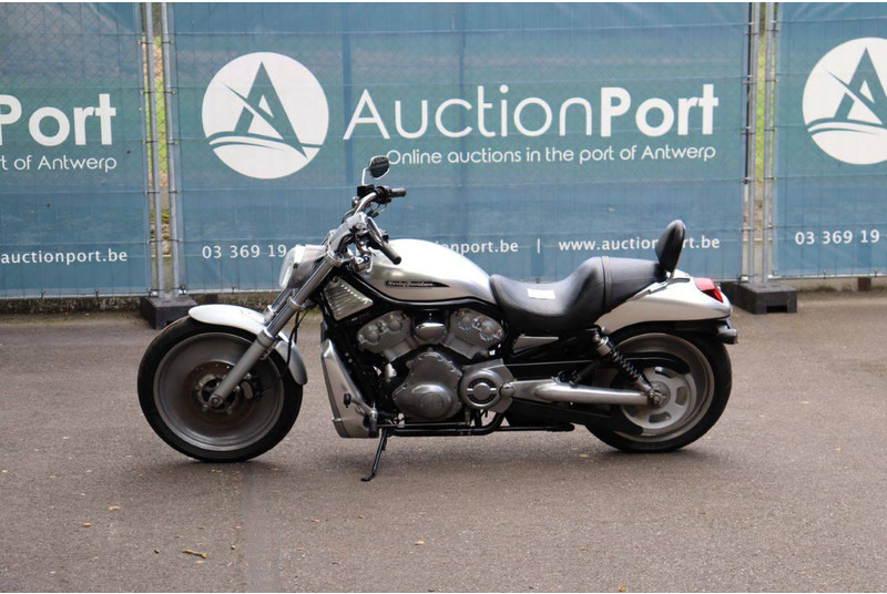 Harley-Davidson V-Rod VRSC - Motocikl: slika Harley-Davidson V-Rod VRSC - Motocikl Harley-Davidson V-Rod VRSC - Motocikl: slika Harley-Davidson V-Rod VRSC - Motocikl