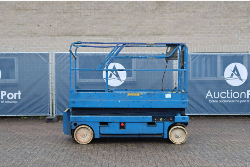 Haulotte Compact 8 - Škarasta podizna platforma: slika Haulotte Compact 8 - Škarasta podizna platforma Haulotte Compact 8 - Škarasta podizna platforma: slika Haulotte Compact 8 - Škarasta podizna platforma