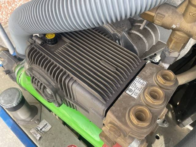 Highseries 75/30 - Akumulator: slika Highseries 75/30 - Akumulator Highseries 75/30 - Akumulator: slika Highseries 75/30 - Akumulator