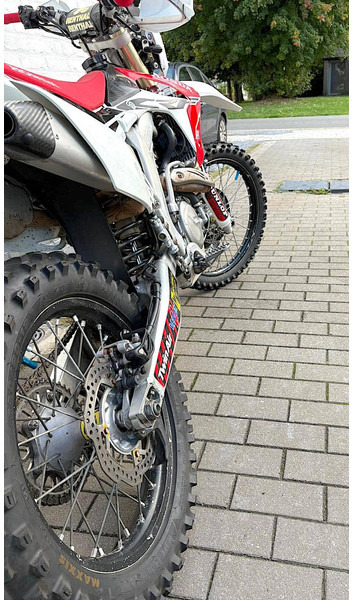 Honda CRF 500 R - Motocikl: slika Honda CRF 500 R - Motocikl Honda CRF 500 R - Motocikl: slika Honda CRF 500 R - Motocikl