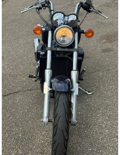 Honda Magna VF750C - Motocikl: slika Honda Magna VF750C - Motocikl Honda Magna VF750C - Motocikl: slika Honda Magna VF750C - Motocikl